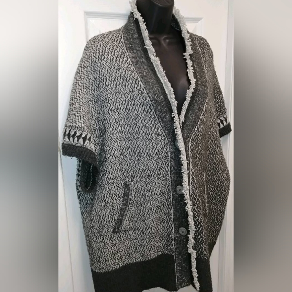 Angel of the North knit sweater. - Picture 3 of 7